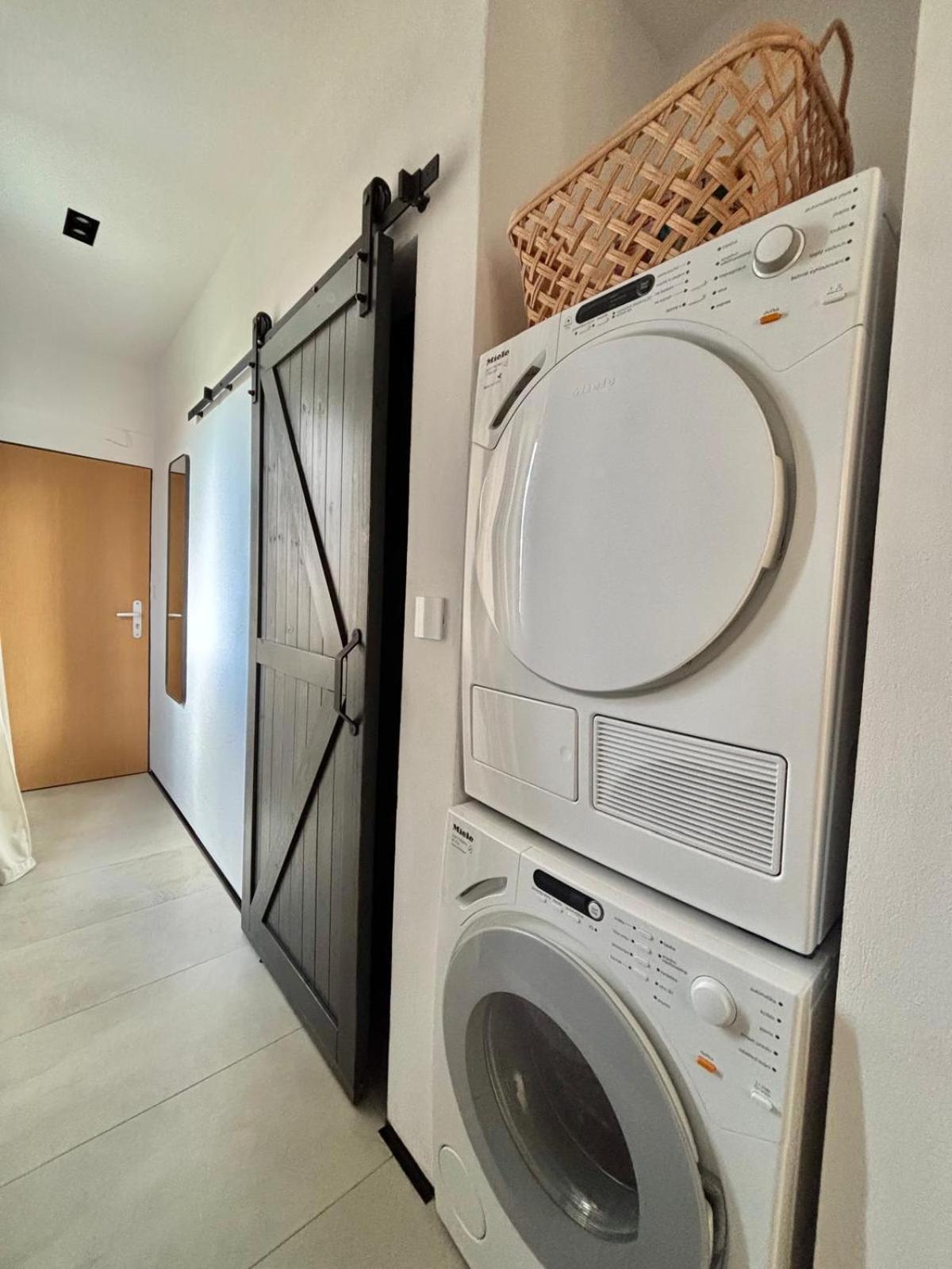 Apartman Zara Komarno Luaran gambar